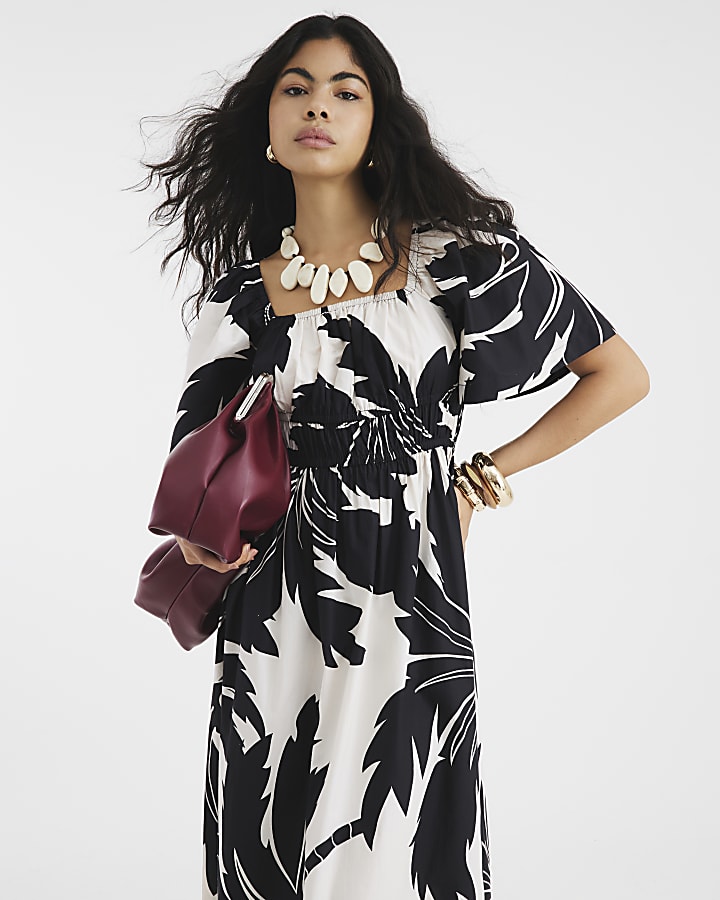 Black Short Sleeve Printed Shirred Midi Dress